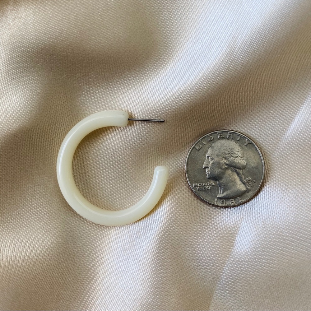 sale!Classic Hoop Earrings Acrylic - Picture 11 of 14